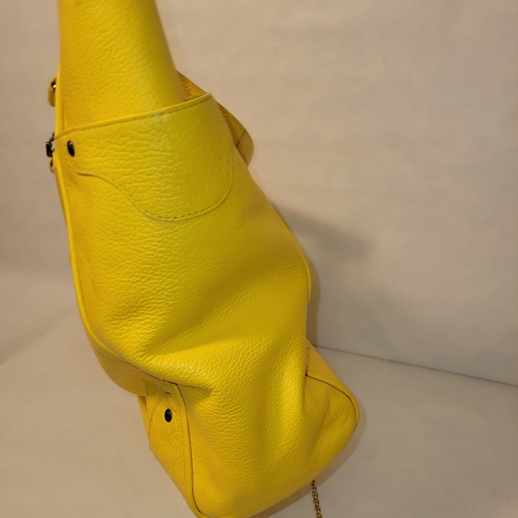 GUC COACH Pebbled Leather Tote - YELLOW - Picture 5 of 12